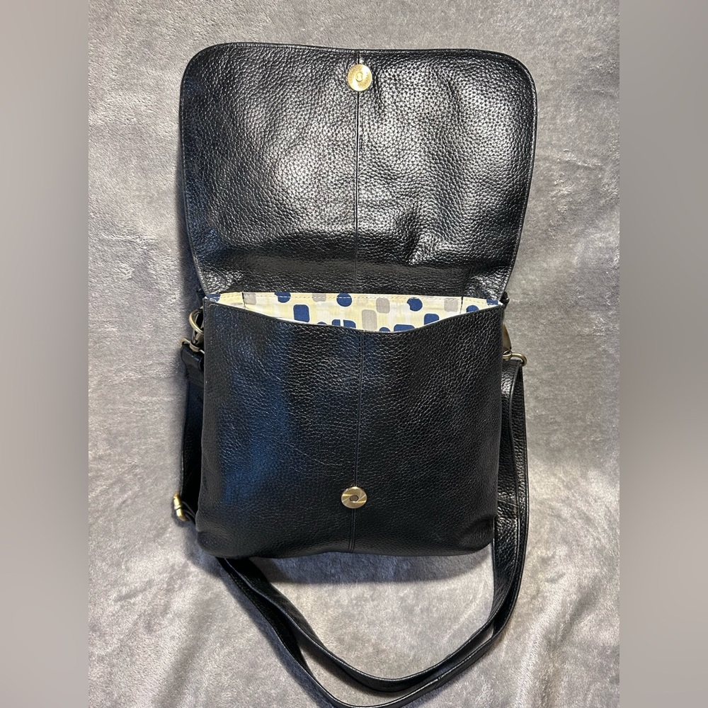 Latico Leather Co. Pebbled Leather Crossbody Messenger Bag - Picture 8 of 13